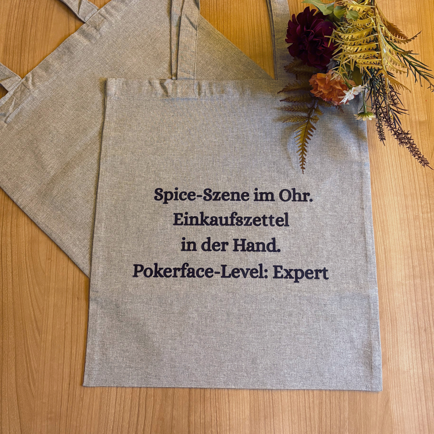 Buchige Stofftasche - Spice Szene im Ohr